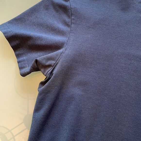 Alphalete t-shirt navy medium   - Picture 2 of 8